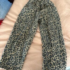 Size medium Le Bon Shoppe Leopard print Arc pants